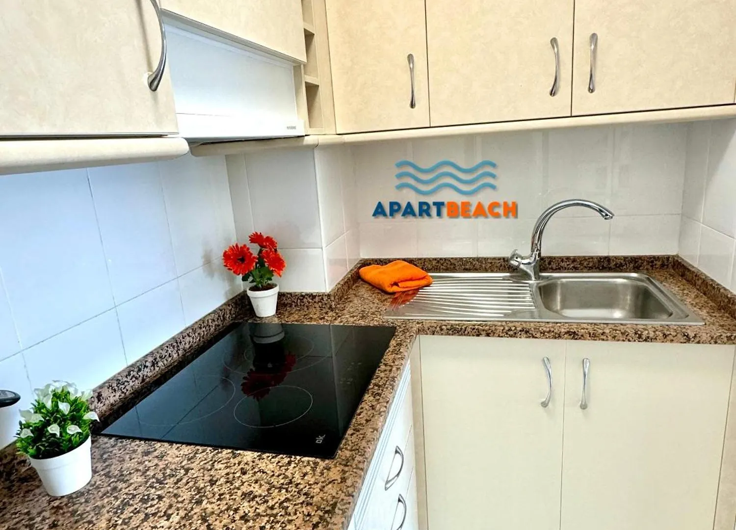Apartbeach San Sebastian Junto Playa Larga Y Cala Dorada Salou Apartment