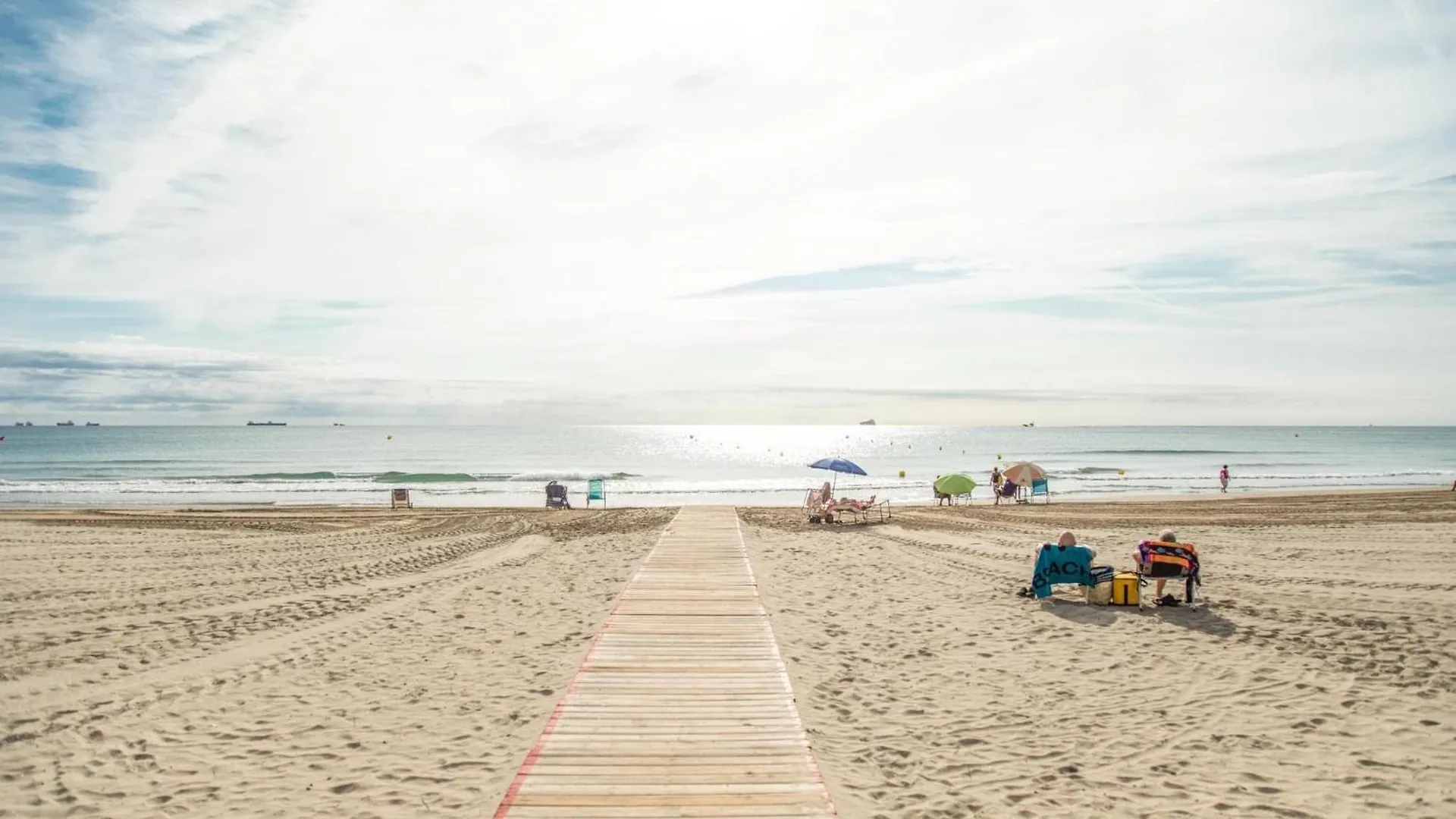 Apartbeach San Sebastian Junto Playa Larga Y Cala Dorada Salou 0*,  Spain