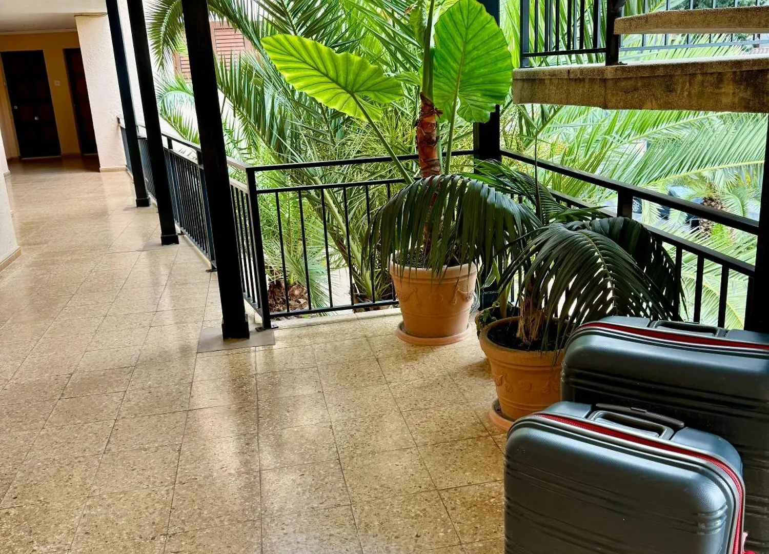 Apartbeach San Sebastian Junto Playa Larga Y Cala Dorada Salou Apartment