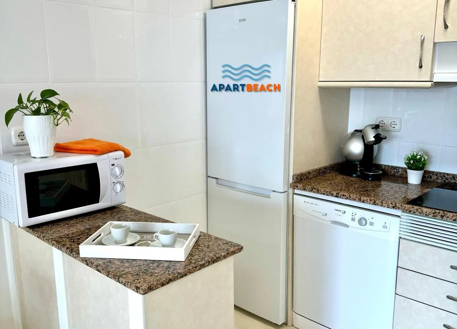 Apartbeach San Sebastian Junto Playa Larga Y Cala Dorada Salou 0*,  Spain